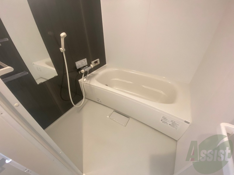 バス・シャワールーム　お風呂になります。一日の疲れを癒してくださいね。