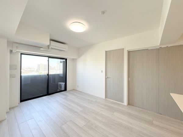 居室・リビング　こちらのリビングで趣味の時間をお楽しみください