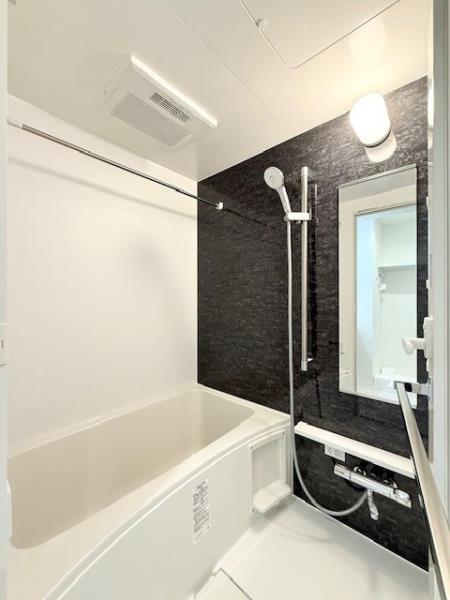 バス・シャワールーム　コンパクトで使いやすいお風呂です