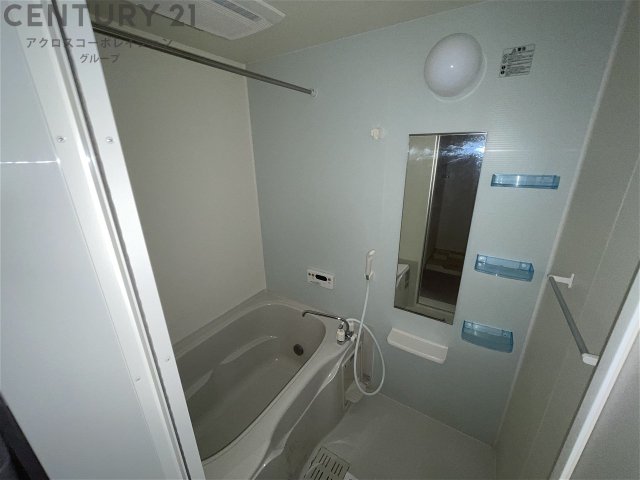 バス・シャワールーム　浴室乾燥・追い炊き機能付きで便利♪