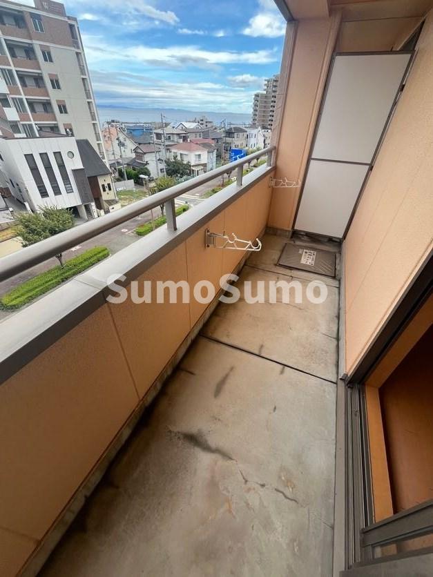 バルコニー　陽当たり良好なバルコニーです