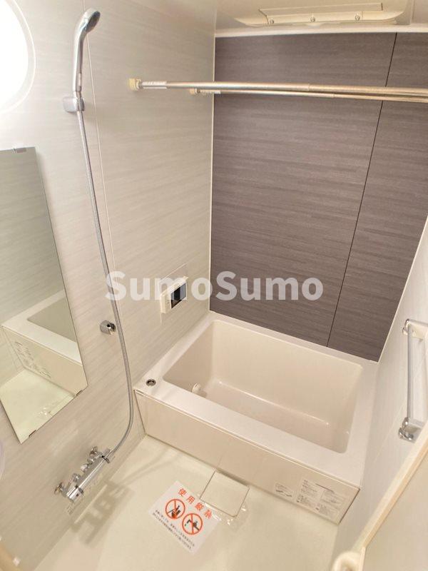 バス・シャワールーム　コンパクトで使いやすいお風呂です