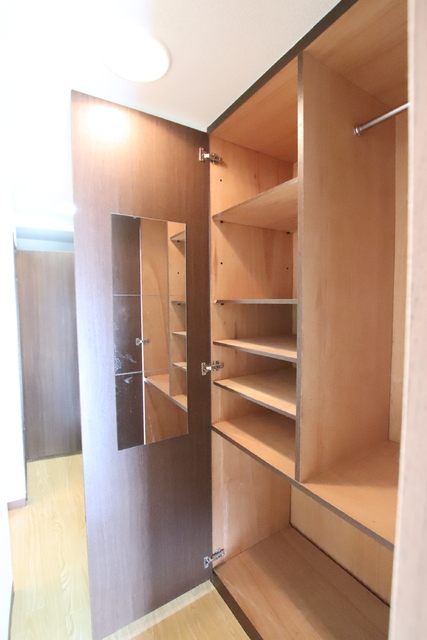 収納　棚とクローゼット