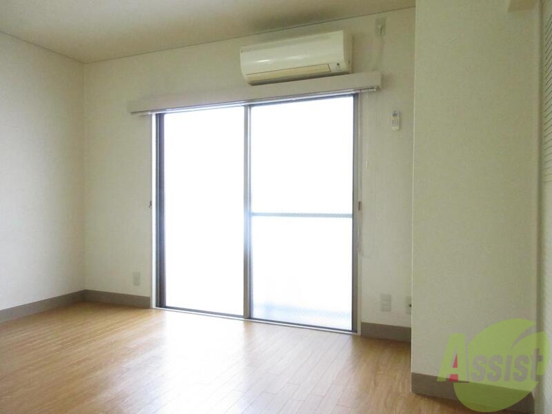 居室・リビング　光と風がたっぷり入って爽やかな室内