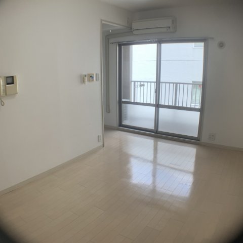 居室・リビング　エアコン付きで初期費用を抑えられます♪