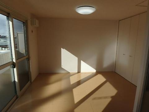 居室・リビング　室内