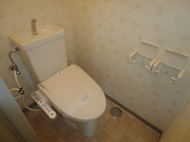 トイレ　シャワー付きトイレ