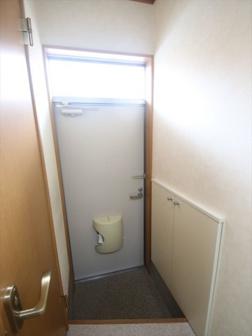 玄関　玄関　シューズボックス完備