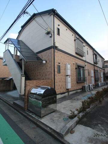 建物外観　駅まで徒歩530ｍの好立地　更新料不要　コンビニ・スーパー近