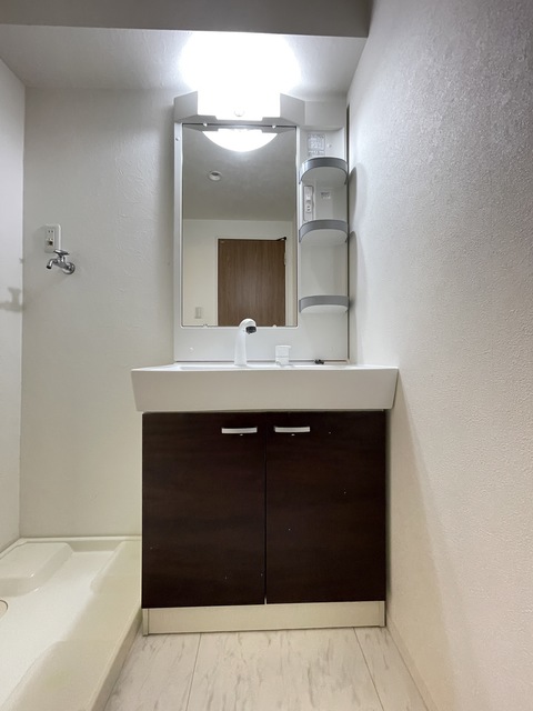 洗面設備　別部屋参考写真です