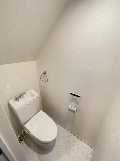 トイレ　別部屋参考写真です