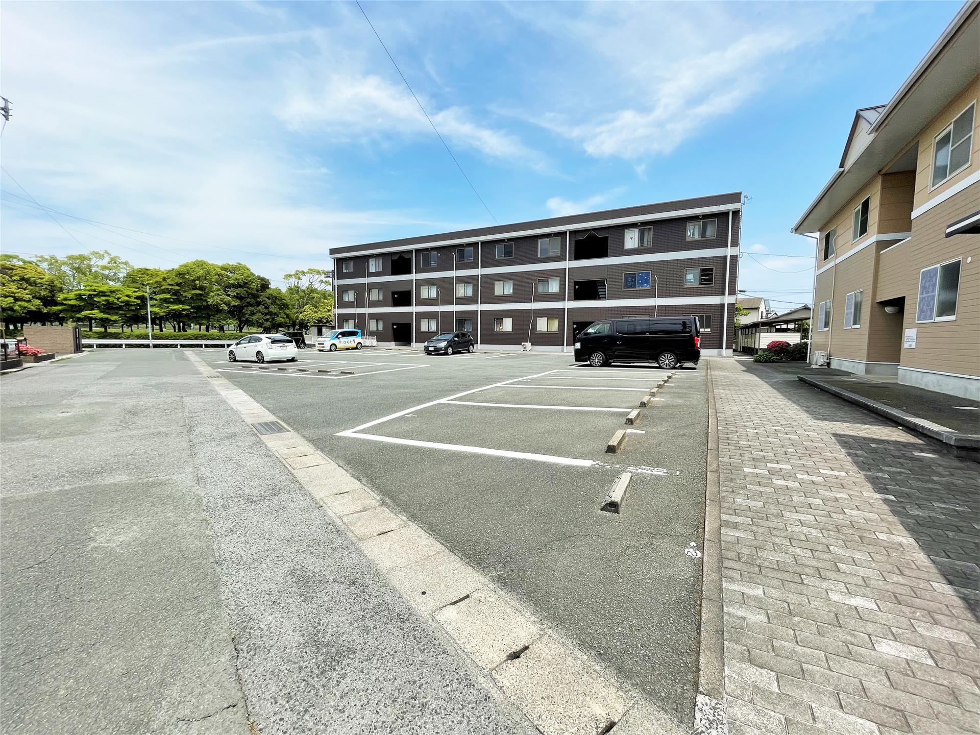 駐車場　駐車場