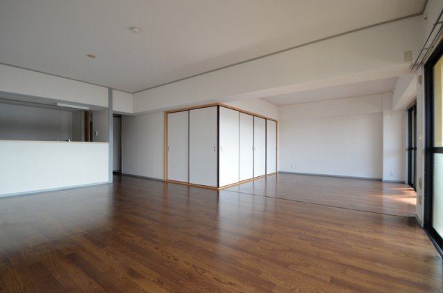 居室・リビング　ＬＤＫ２８帖