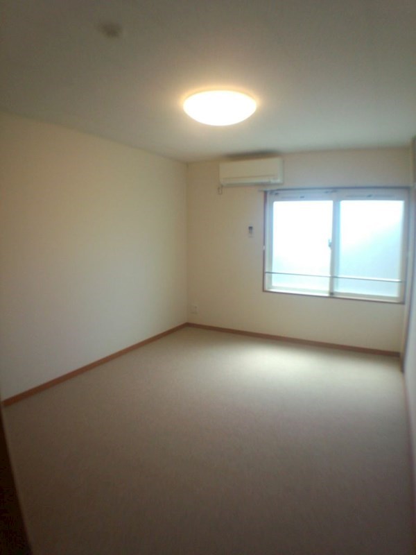 その他部屋・スペース　2Fはカーペット