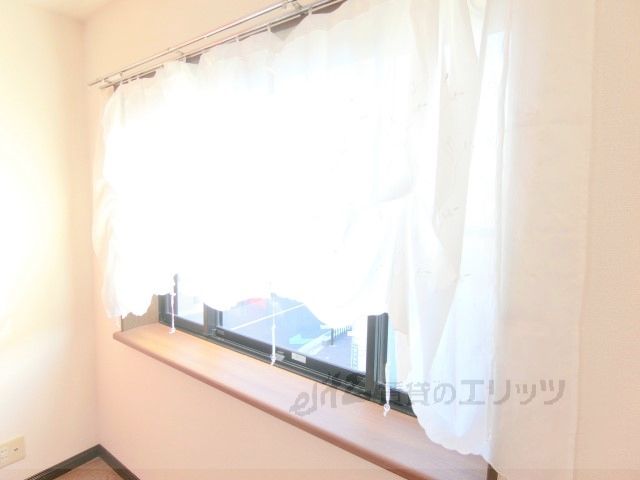 その他部屋・スペース　窓