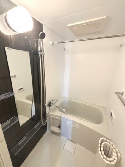 バス・シャワールーム　※別部屋の写真です