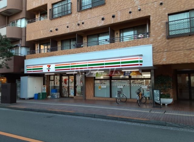 コンビニ　セブンイレブン三鷹駅南通り店（コンビニ）まで538m