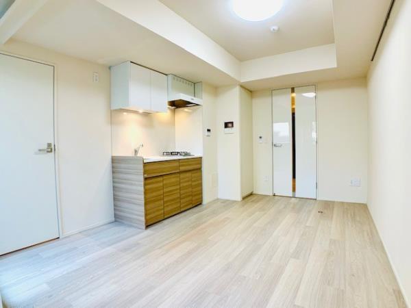 居室・リビング　こちらのリビングで趣味の時間をお楽しみください