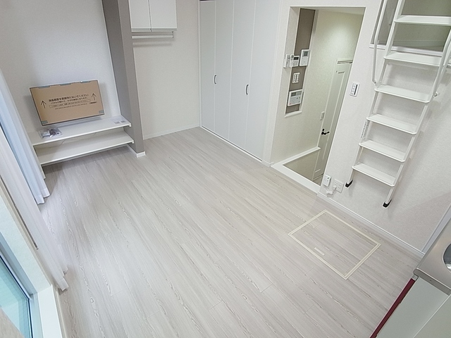 居室・リビング　収納箇所も多く機能的な室内