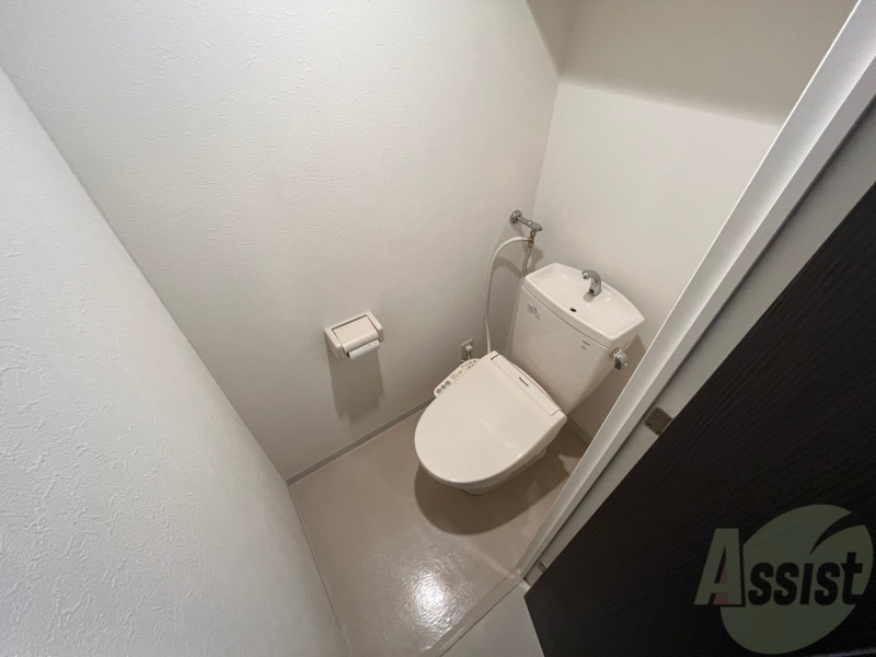 トイレ　ウォシュレット機能がついたトイレ。安心して使用できますね。