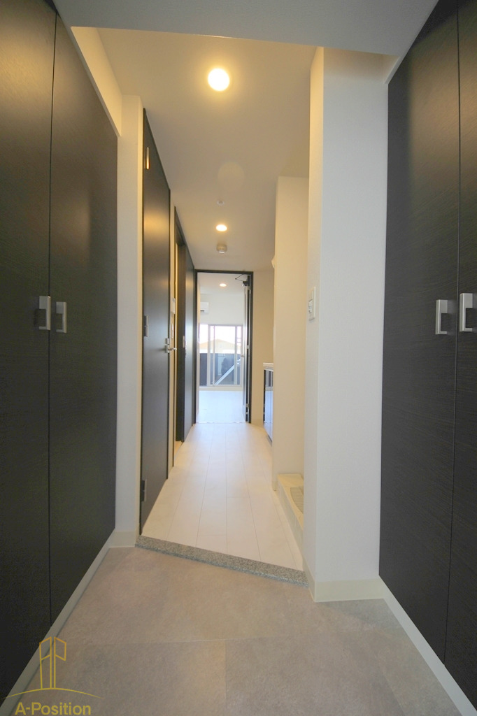 玄関　エステムコート大阪WESTII