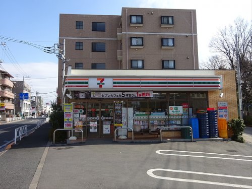コンビニ　セブンイレブン 世田谷桜丘５丁目店（コンビニ）まで689m