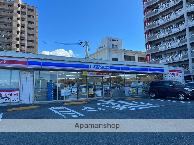 コンビニ　ローソン八幡前田一丁目店（コンビニ）まで572m