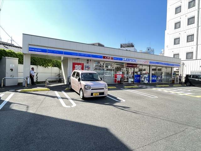 コンビニ　ローソン八尾本町店（コンビニ）まで486m