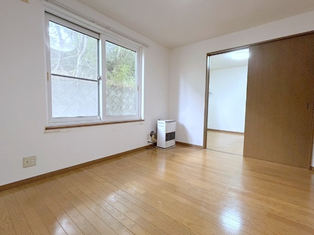 居室・リビング　※写真は別号室です。