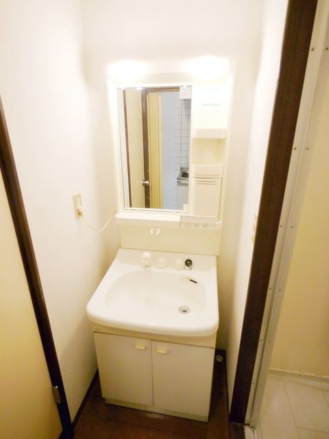 洗面設備　同一タイプ