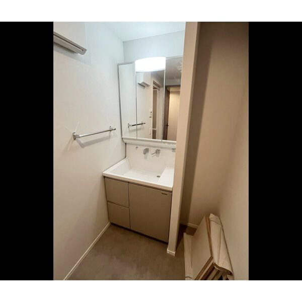 洗面設備　収納