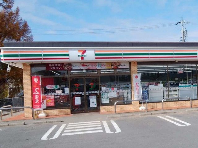 コンビニ　セブンイレブン佐久中込店（コンビニ）まで700m