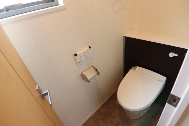 トイレ　※別室の参考写真の為、現況優先です。