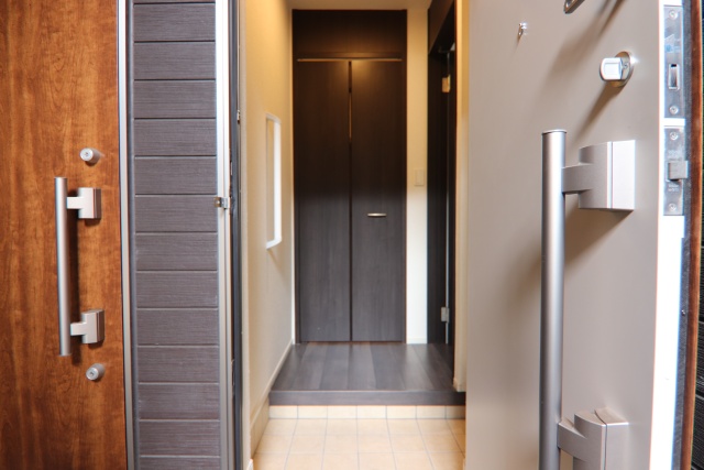 玄関　※別室の参考写真の為、現況優先です。