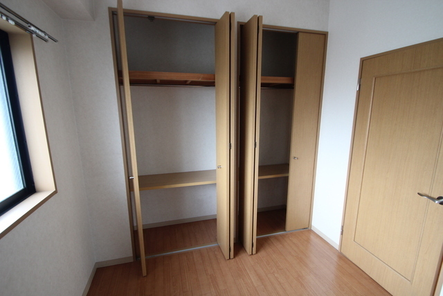 収納　※他部屋の写真です。現況優先。