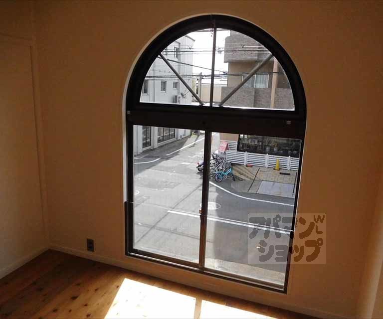 バルコニー　主要採光方角は西です