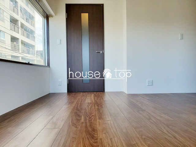 居室・リビング　ダイニングにはテーブルなど設置可能