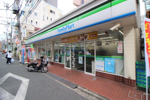 コンビニ　ファミリーマート新丸子駅西口店（コンビニ）まで281m