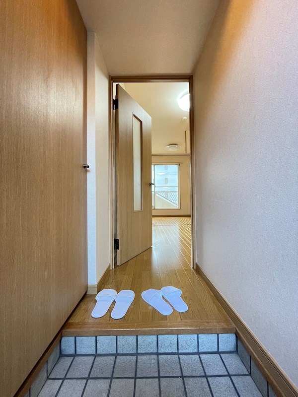 玄関　※別部屋の参考写真となります※現況優先※