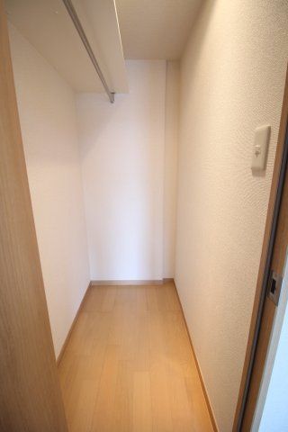 収納　（別タイプ参考写真）パストラル動坂　文京区本駒込4