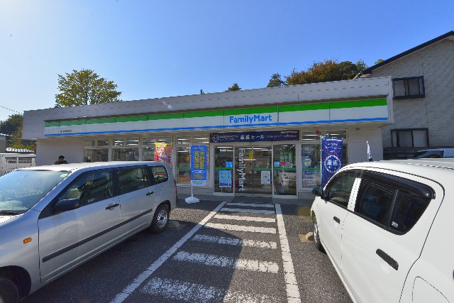 コンビニ　ファミリーマート 市川大野駅前店（コンビニ）まで300m