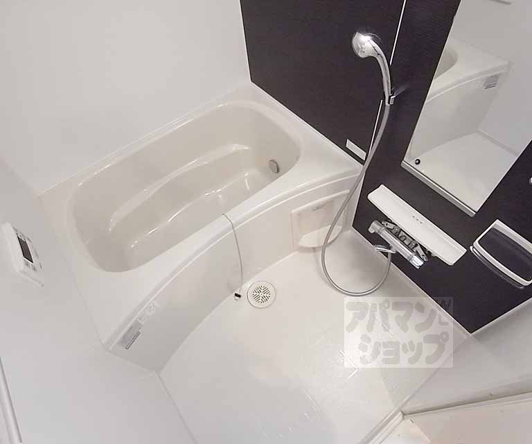 バス・シャワールーム　追い焚き機能付きバス！
