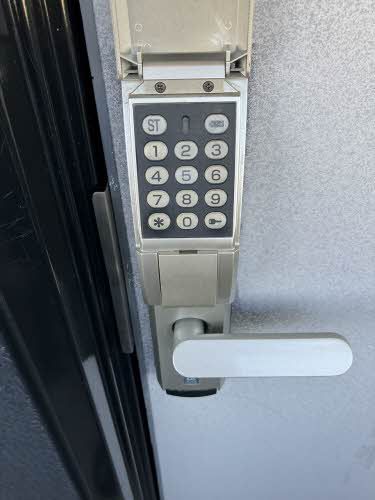 セキュリティ　玄関鍵