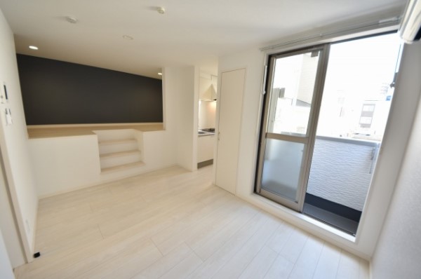 居室・リビング　同施工参考写真となります