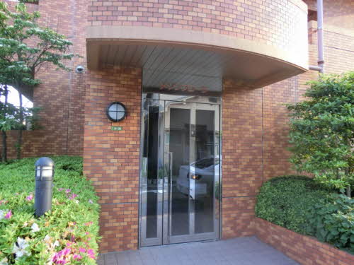 エントランス　清潔なエントランスです