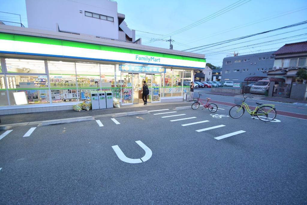 その他　ファミリーマート八代町二丁目店（その他）まで620m