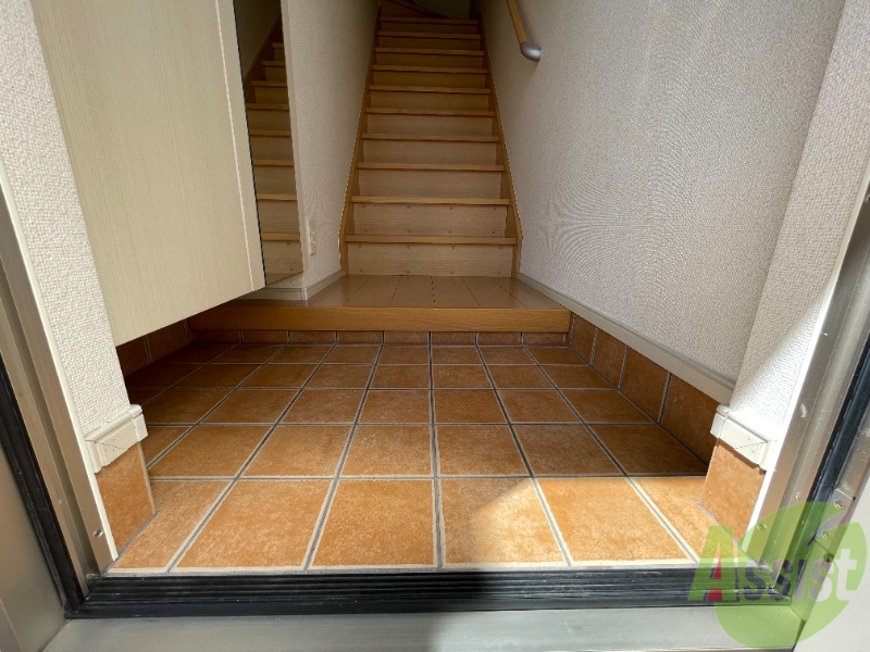 玄関　玄関でございます。毎日の出入りはこちらから。