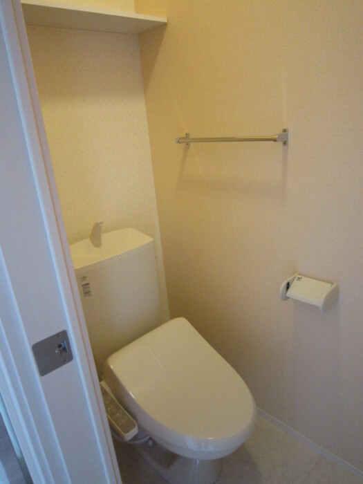 トイレ　温水洗浄暖房便座