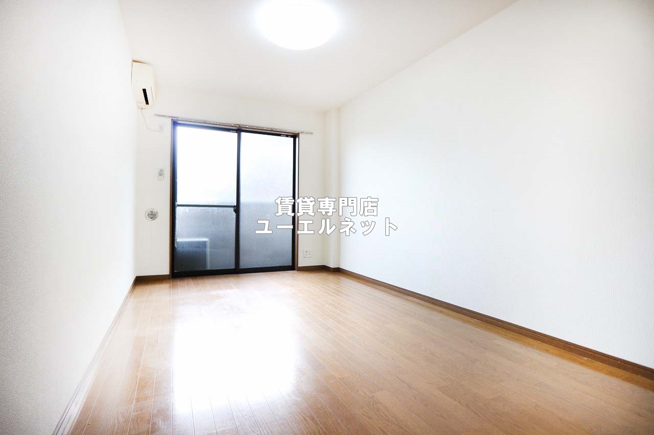 居室・リビング　ゆったりとくつろげる、落ち着きのある居室空間です