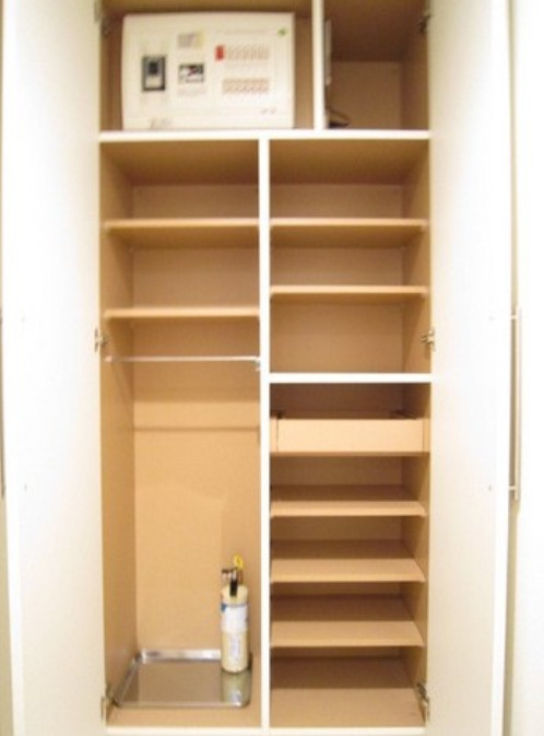 玄関　※別部屋参考写真